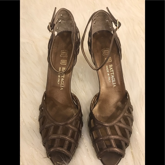 BATTAGLIA STRAPPY PUMPS - Picture 6 of 7